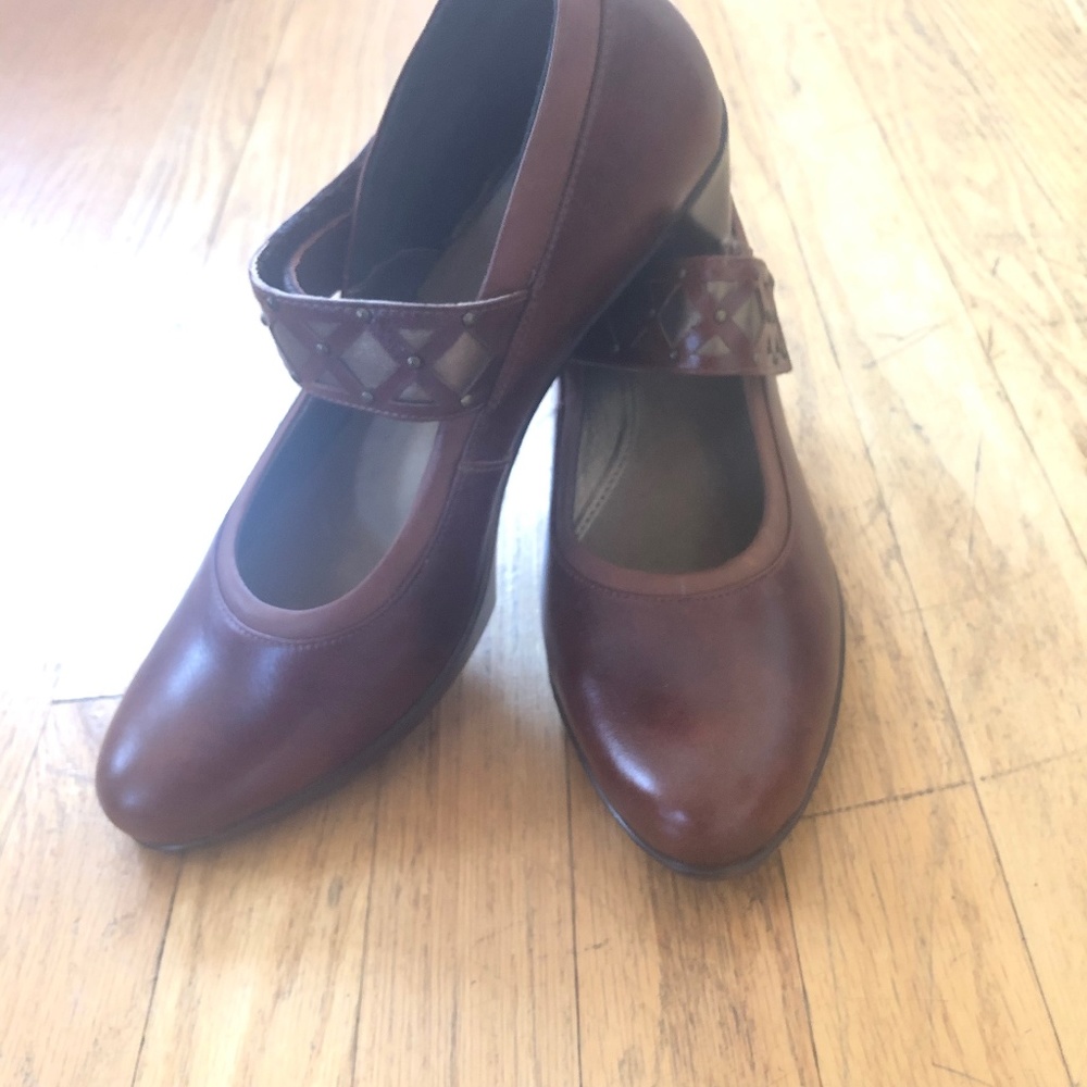 NAOT brown/cinnamon/gold CORALLO mary jane PUMPS